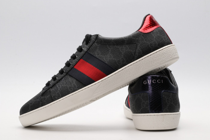 G*u*i sneaker