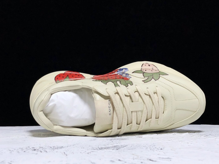 G*u*i sneaker