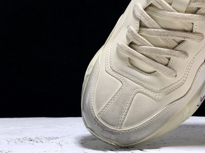 G*u*i sneaker
