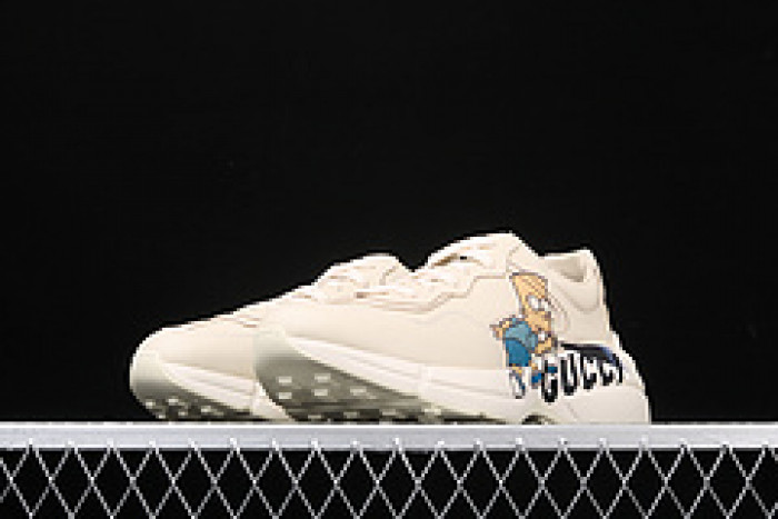 G*u*i sneaker