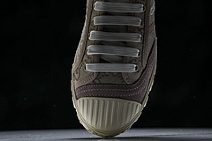 G*u*i sneaker