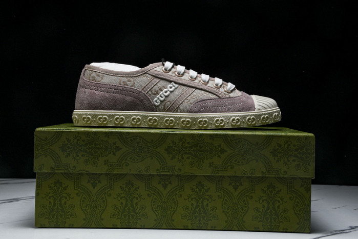 G*u*i sneaker