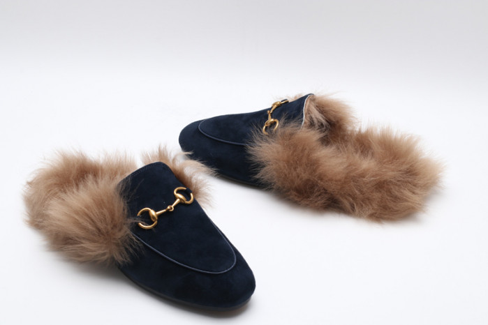 G*u*i sneaker