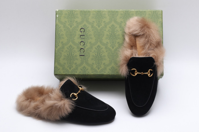 G*u*i sneaker
