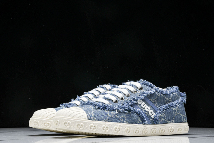 G*u*i sneaker