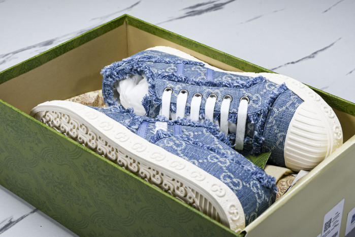 G*u*i sneaker