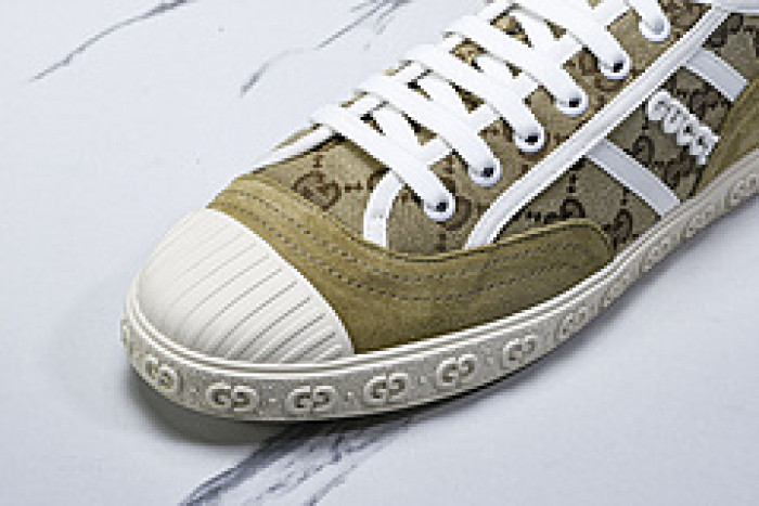G*u*i sneaker