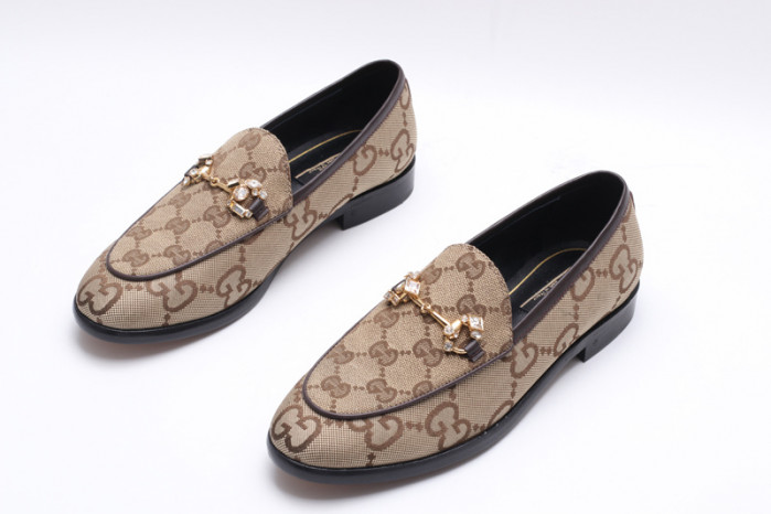 G*u*i sneaker