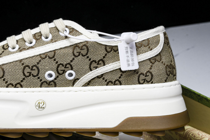 G*u*i sneaker