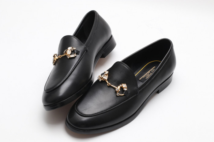G*u*i sneaker