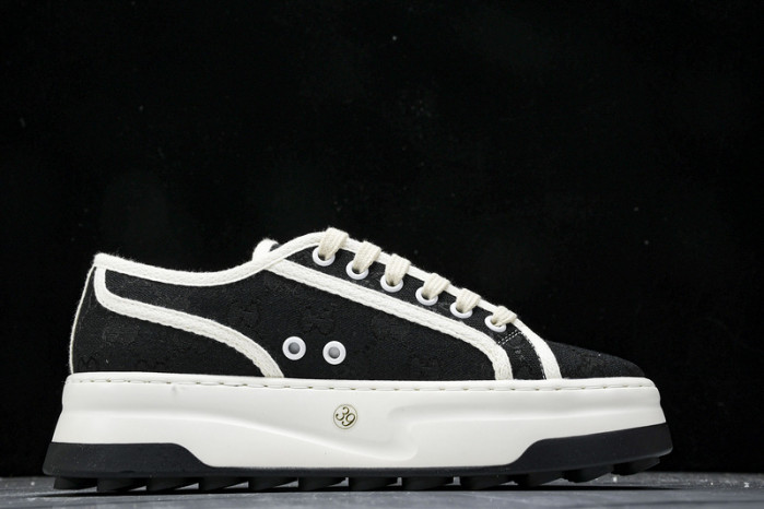 G*u*i sneaker