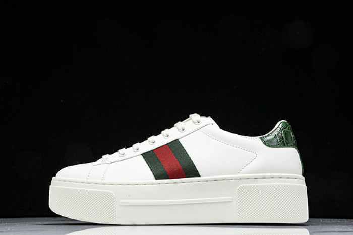G*u*i sneaker