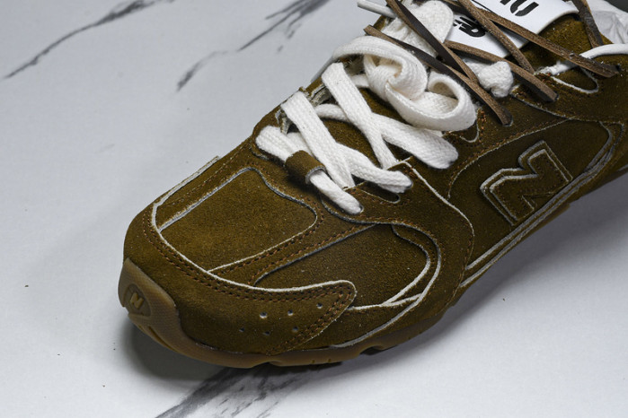 New Balance Miu