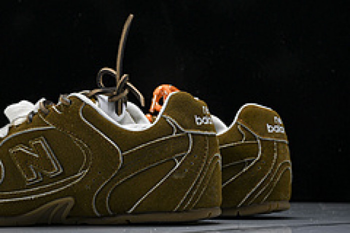 New Balance Miu