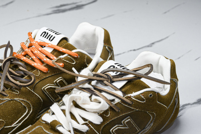 New Balance Miu