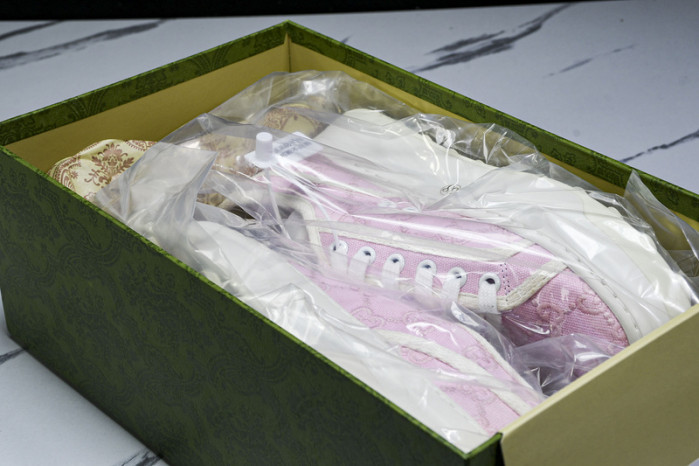G*u*i sneaker