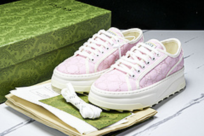 G*u*i sneaker