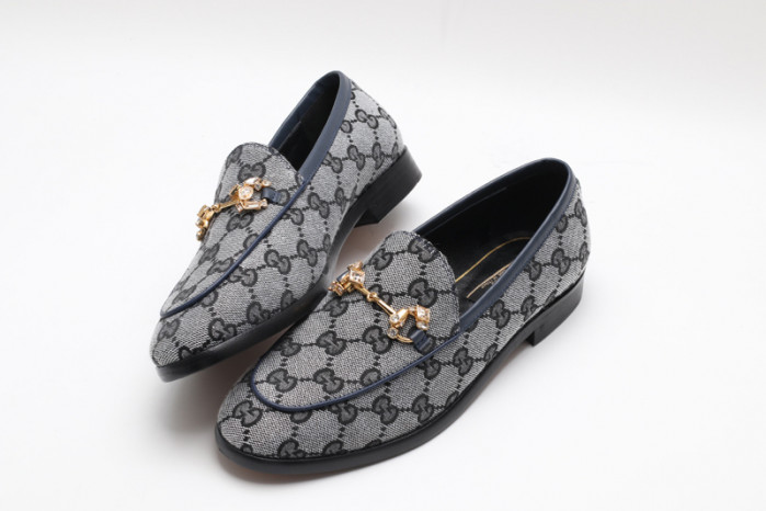 G*u*i sneaker