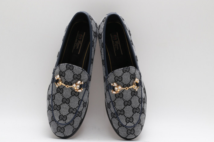 G*u*i sneaker