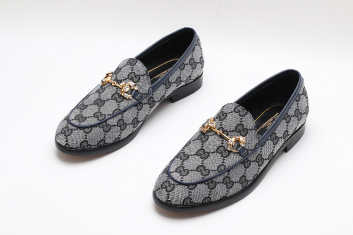 G*u*i sneaker