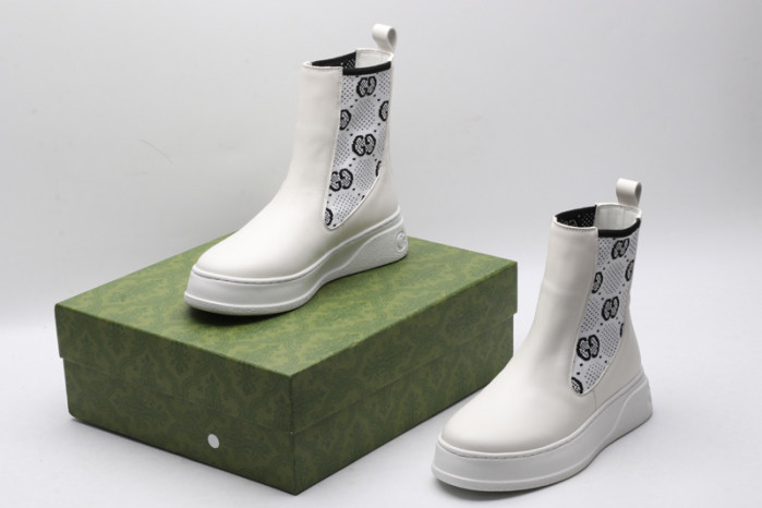 G*u*i sneaker