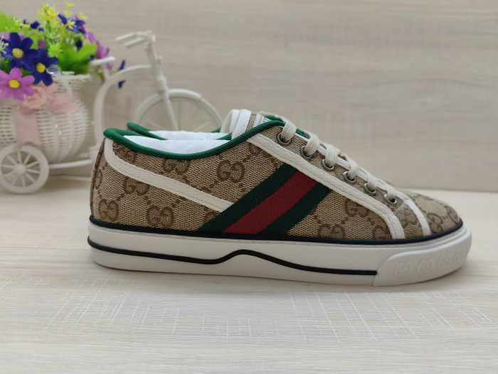 G*u*i sneaker