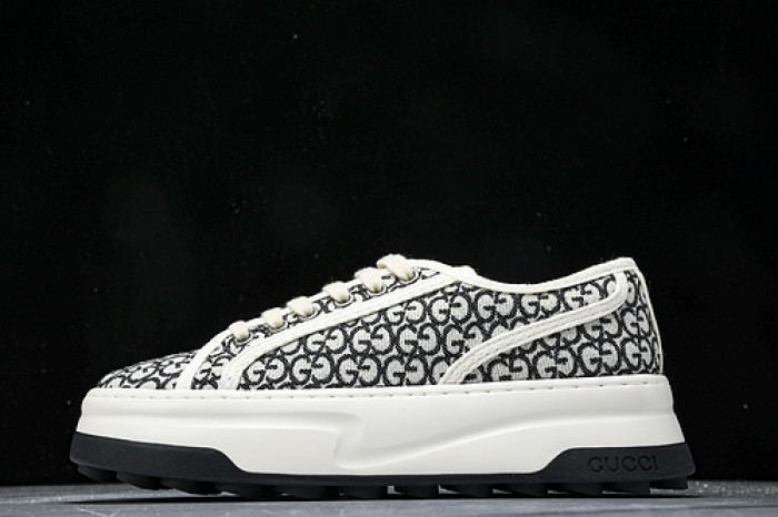 G*u*i sneaker