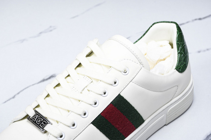G*u*i sneaker