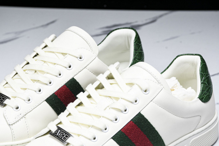 G*u*i sneaker