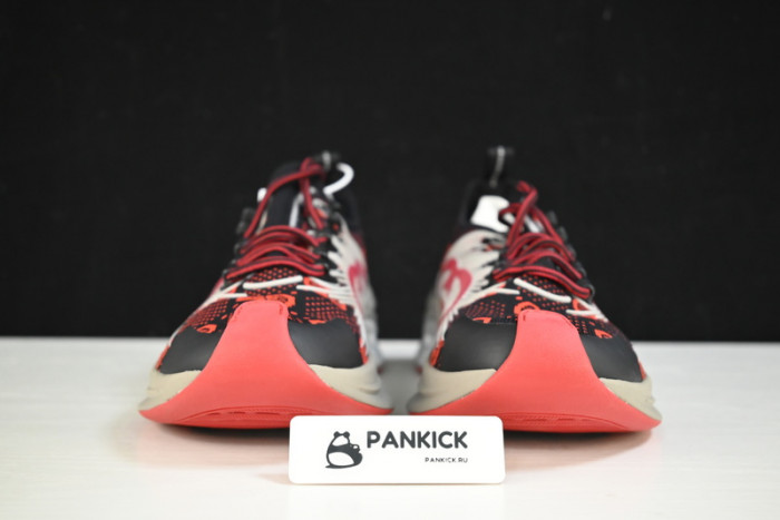 G*u*i sneaker