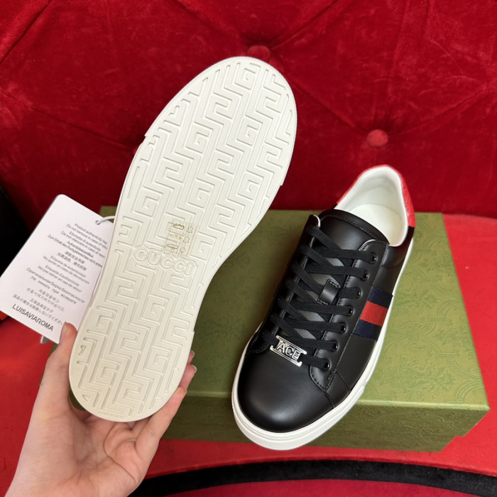 G*u*i sneaker