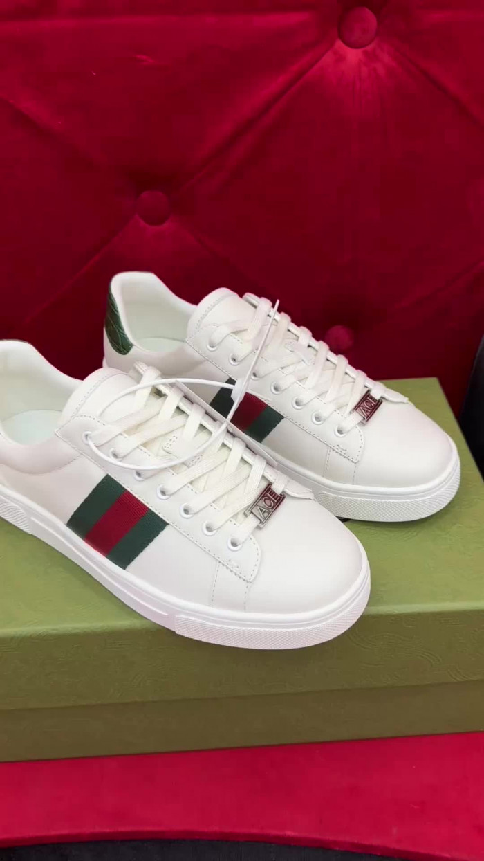 G*u*i sneaker
