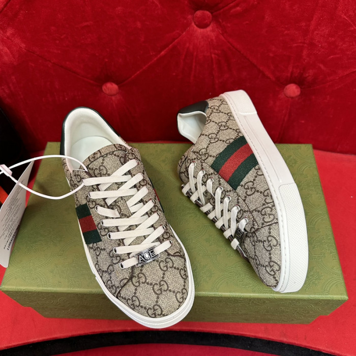 G*u*i sneaker