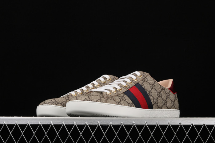 G*u*i sneaker
