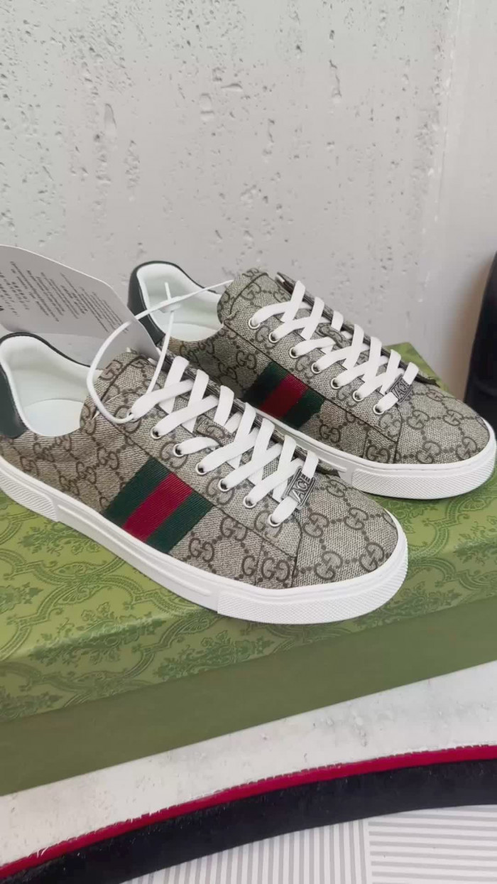 G*u*i sneaker
