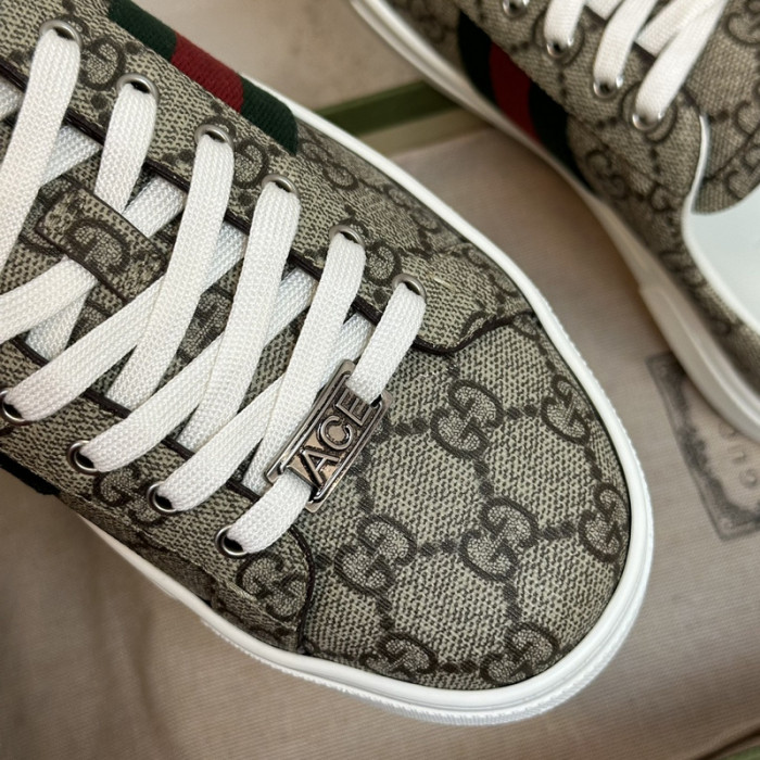G*u*i sneaker