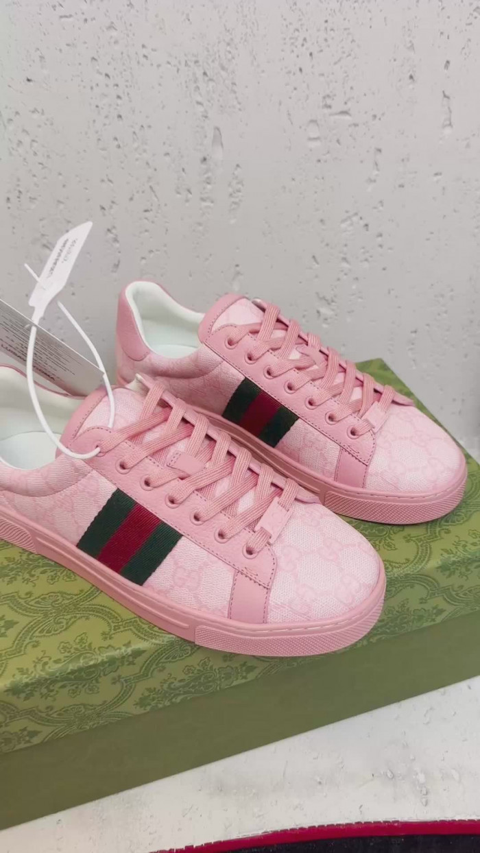 G*u*i sneaker