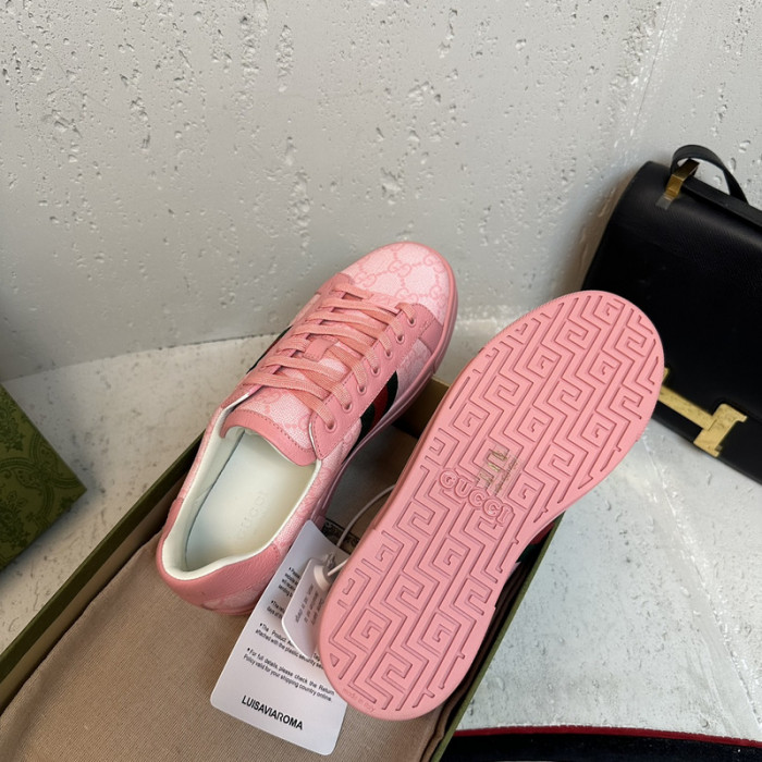 G*u*i sneaker