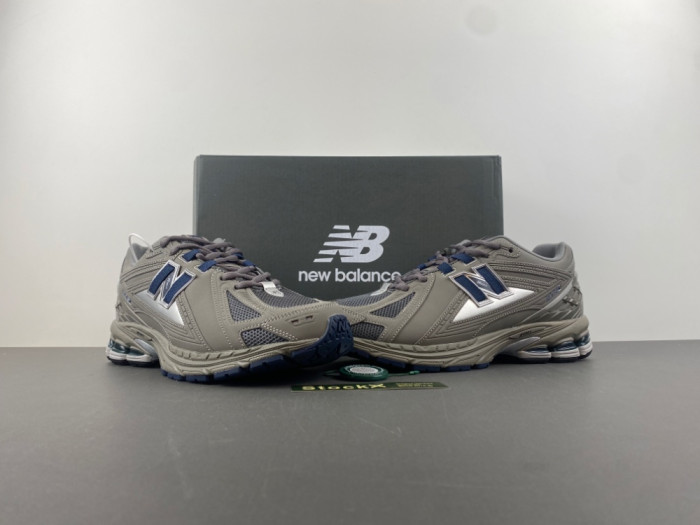 New Balance M1906RB