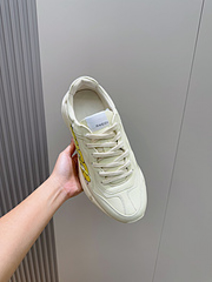 G*u*i sneaker