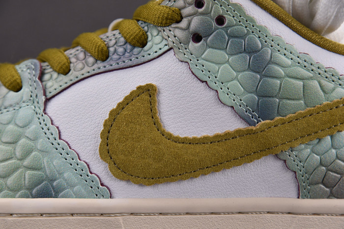 Alexis Sablone x Dunk Low SB 