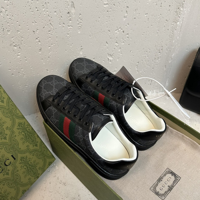 G*u*i sneaker