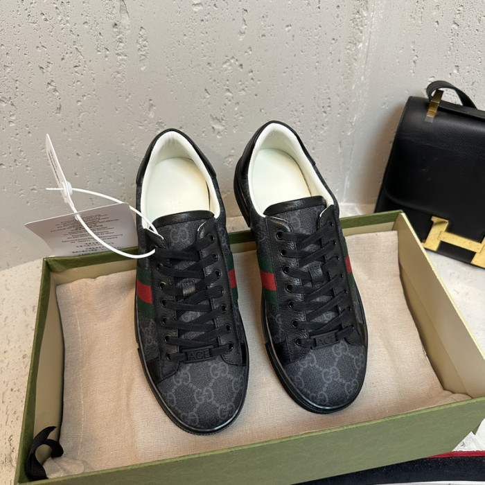 G*u*i sneaker