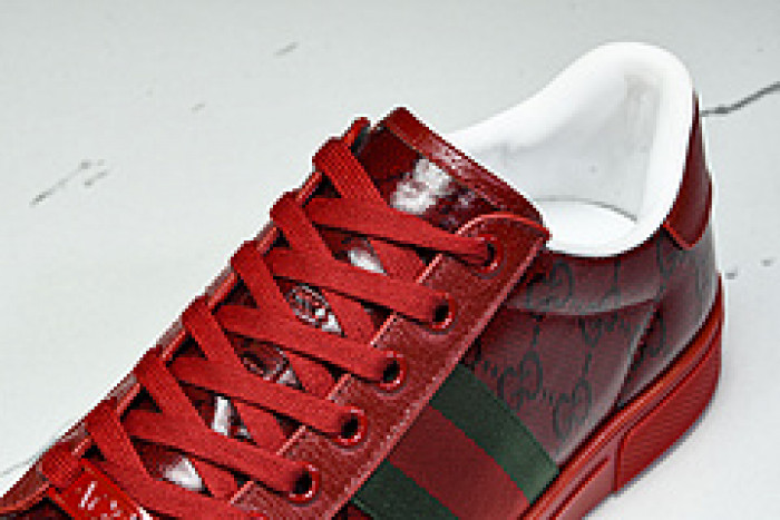 G*u*i sneaker