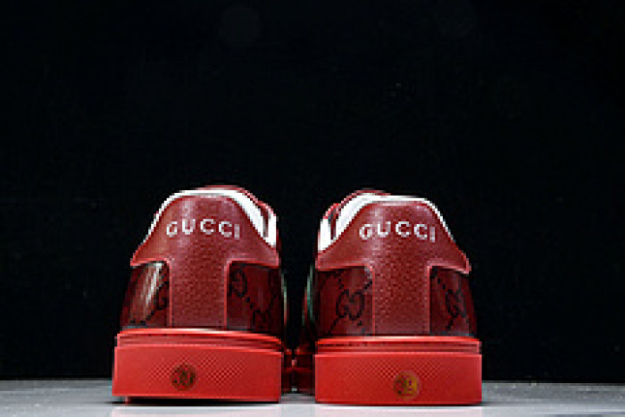 G*u*i sneaker