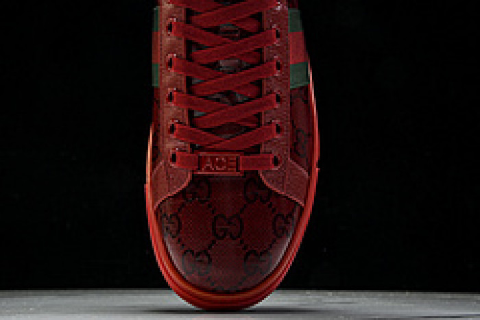 G*u*i sneaker