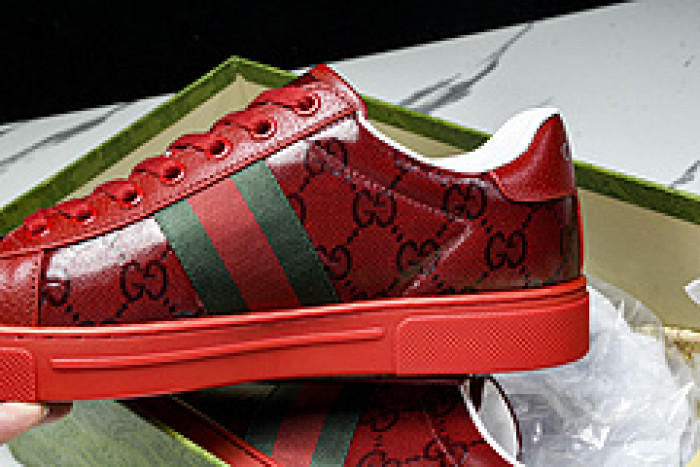 G*u*i sneaker
