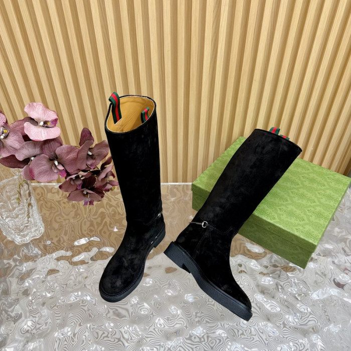 G*u*i sneaker