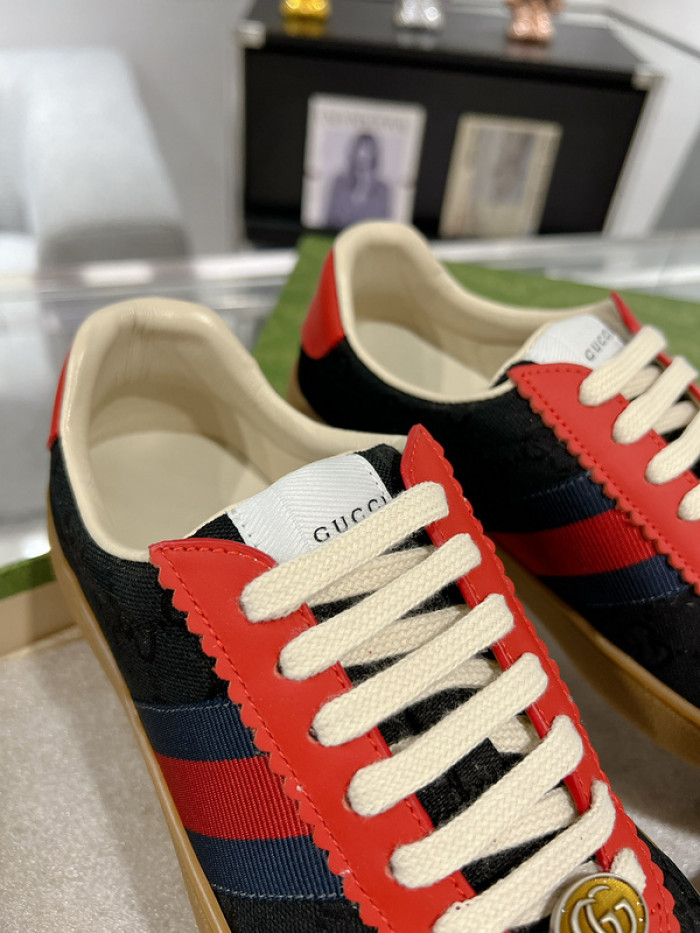 G*u*i sneaker